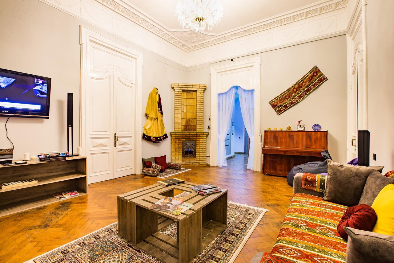 Khamsa Hostel Баку Екстериор снимка